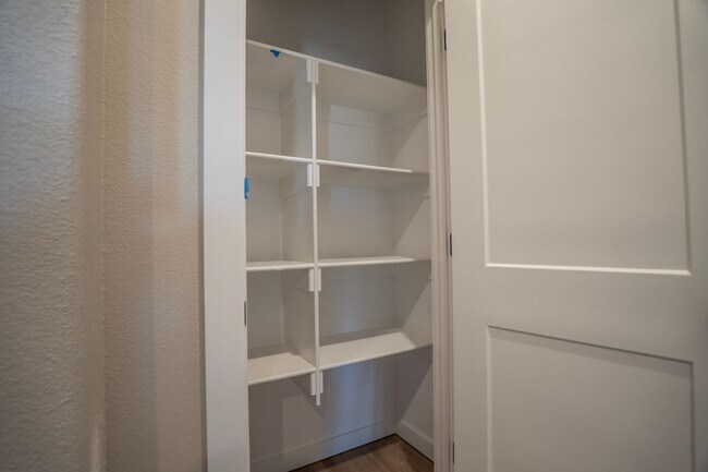 Foto del edificio - Gorgeous New Home  Coming Soon!