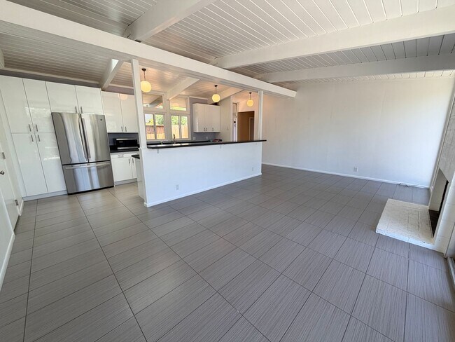 Building Photo - San Mateo 4Bed/2Ba Eichler Home with Putting Green, Vegetable Garden & Designer Finishes