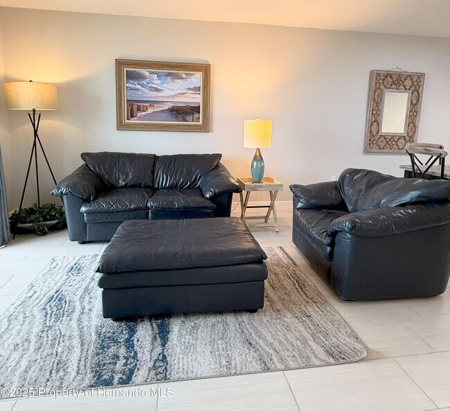 Foto del edificio - 4620 Bay Blvd