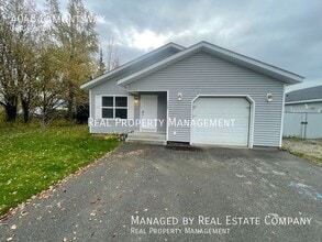 Building Photo - 4048 Lamont Way
