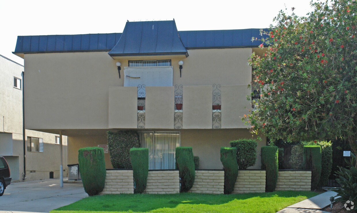 Building Photo - 3520 Keystone Ave