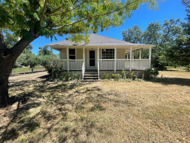 Primary Photo - 120 Laurel Ave