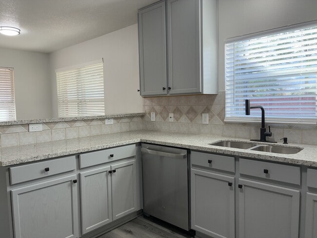 Foto del edificio - 10331 Marble Crest Dr