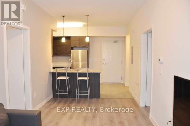 Building Photo - 251 Hemlock St