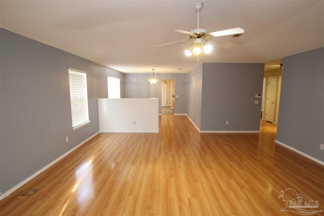 Building Photo - 2432 Gulf Breeze Ave