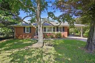 Building Photo - 2690 Lake Harbin Rd