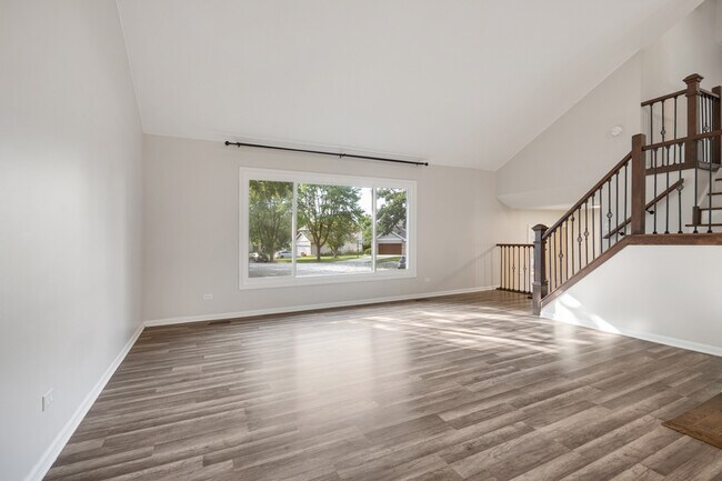 Foto del edificio - 615 Chester Ct E