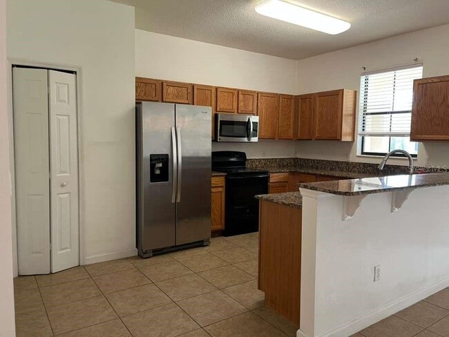 Building Photo - 1712 Portofino Meadows Blvd
