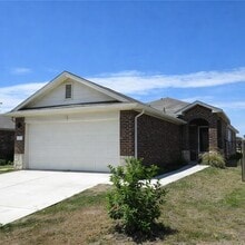 Building Photo - 621 Callahan Ln