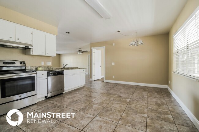 Foto del edificio - 4775 Doreen Rd