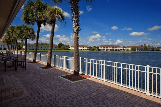 Foto del edificio - Emerald Lake Apts