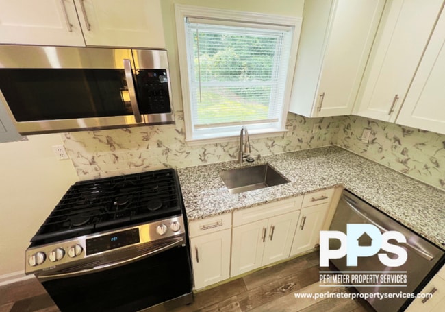 Photo - 1784 Temple Ave House