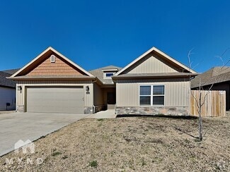 Building Photo - 1020 Pebble Pass