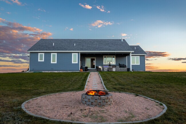 Foto del edificio - 2428 Sunshine Dr