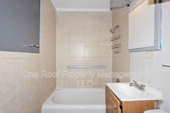 Building Photo - 3223 E 8th St