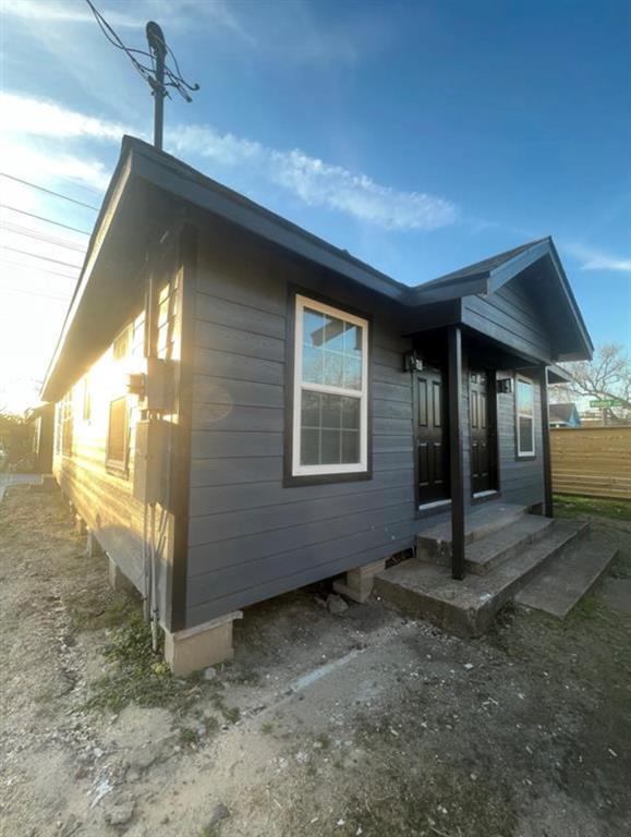Building Photo - 5617 Elysian St