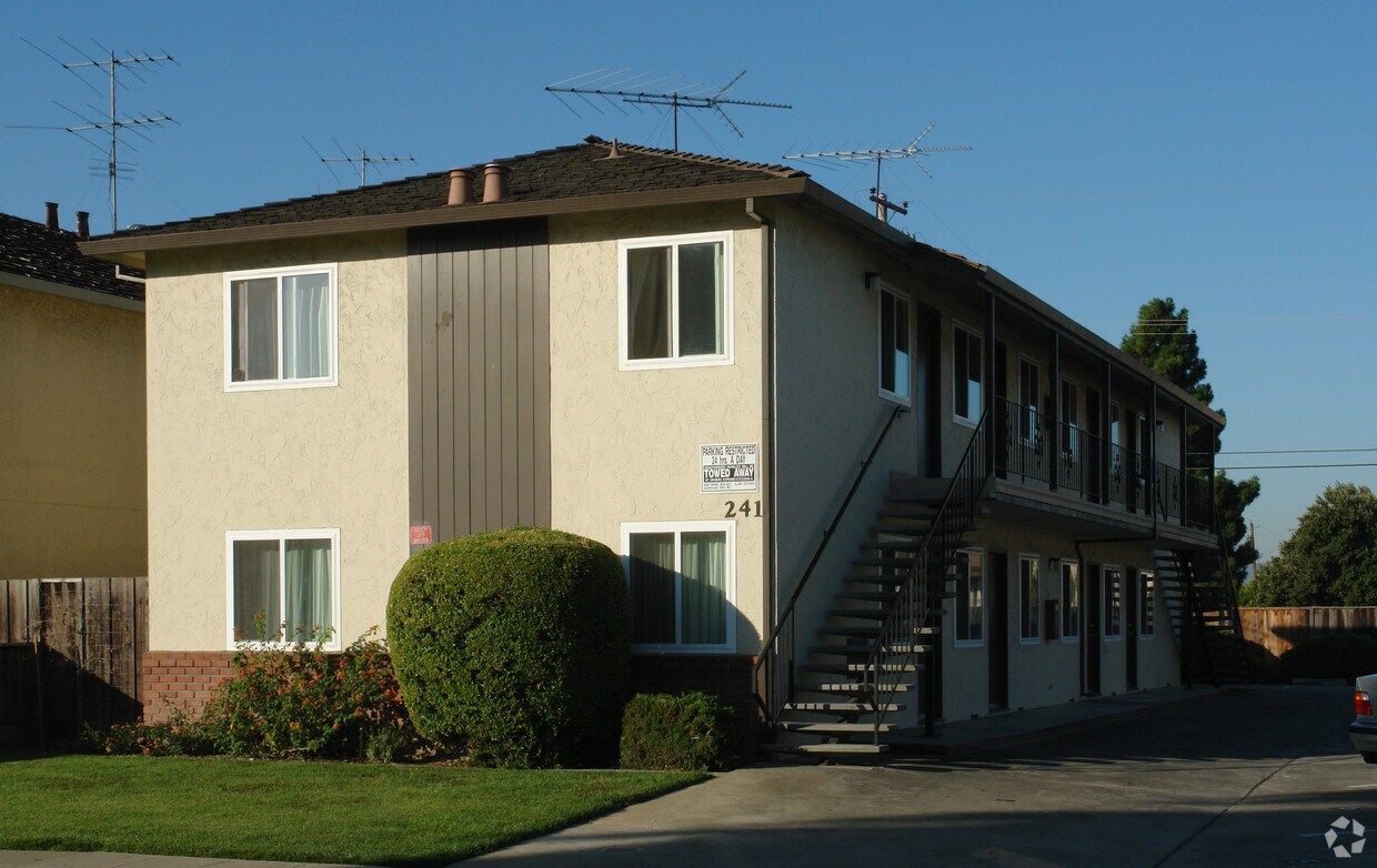 Building Photo - 241-249 Pamela Ave