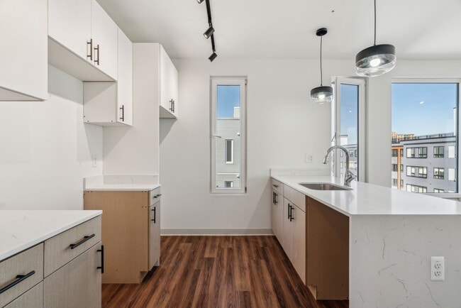 Building Photo - The Felix