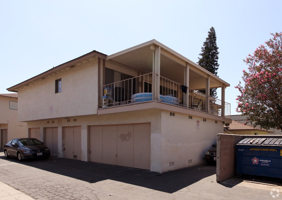 Building Photo - 2341 E Omega Ave
