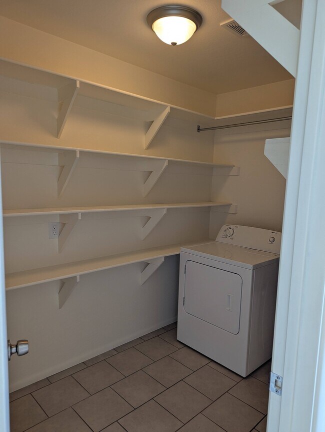 Foto del edificio - 354 W Hollamon St