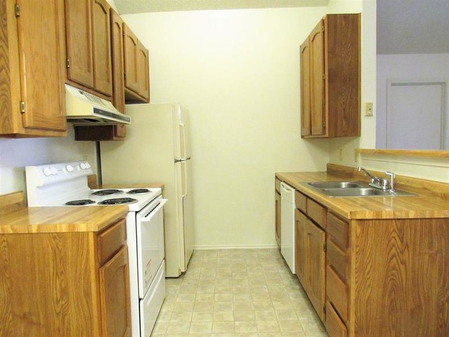Building Photo - 5211 Canyon Creek Dr