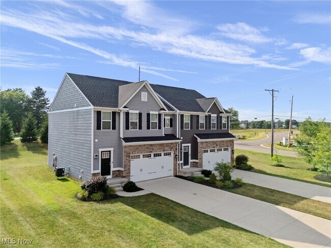 Building Photo - 3383 Jackson Park Dr