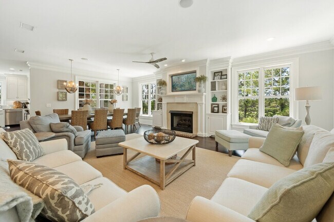 Building Photo - 743 Collins Meadow Dr