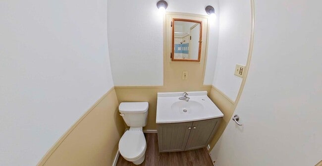 Building Photo - 3D Tour Available - Updated Flooring + Bon...