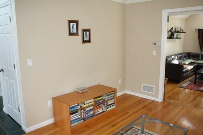 Foto del edificio - 3 Bedroom Single Family Home with Central A/C