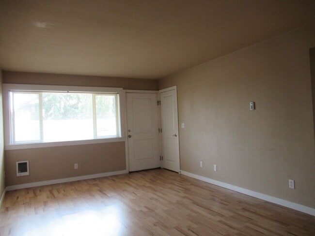 Building Photo - APPROVED APPLICATION-Ground floor Condo at 27th Street Station in Tacoma