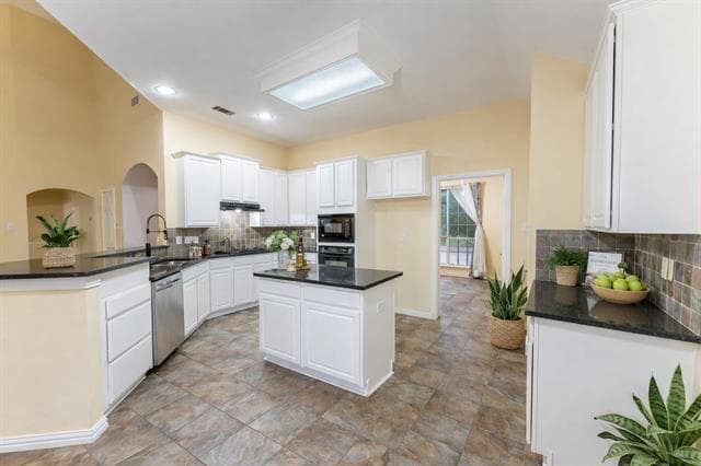 Building Photo - 672 Channel Ridge Dr
