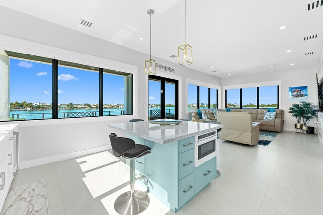 Building Photo - 247 Pescayo Ave