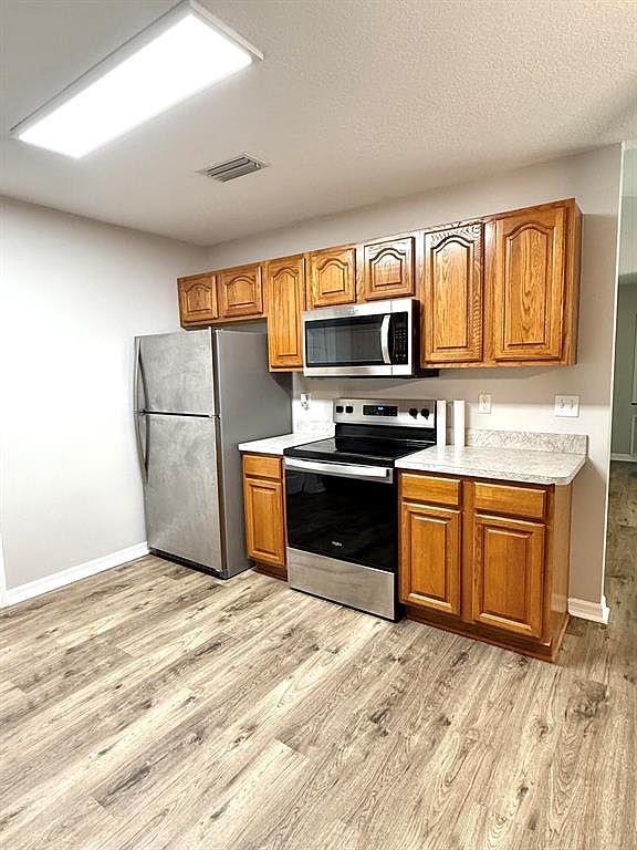 Building Photo - 653 SE 13th Ave