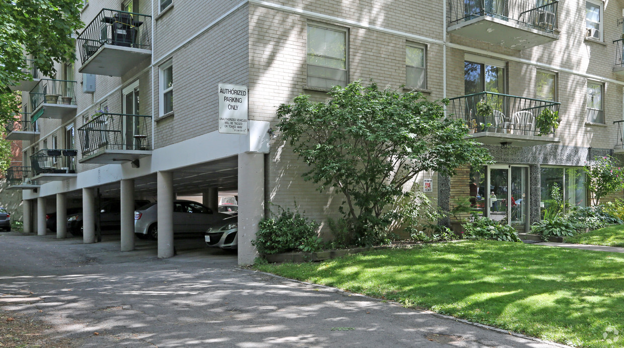 Building Photo - Shalimar Apartments