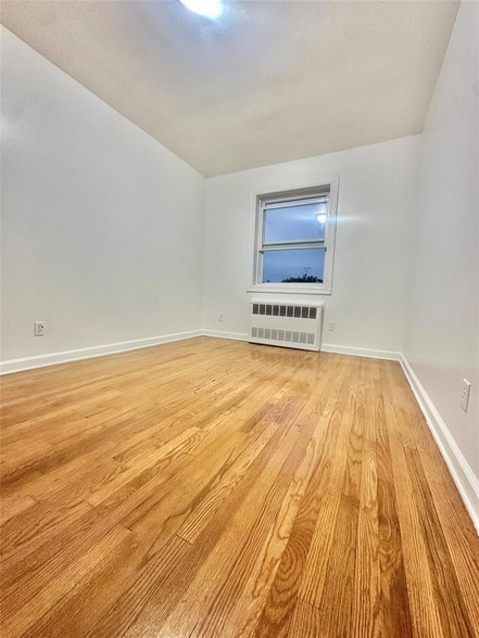 Building Photo - 1447 E 95th St