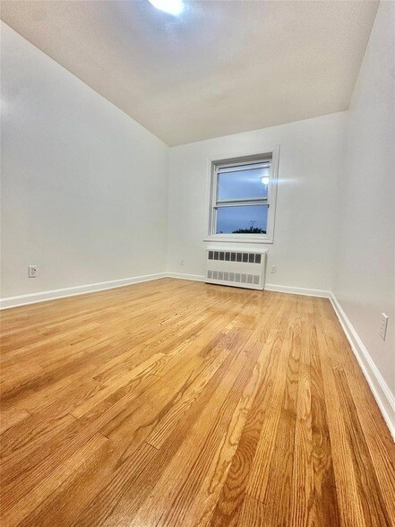 Foto del edificio - 1447 E 95th St