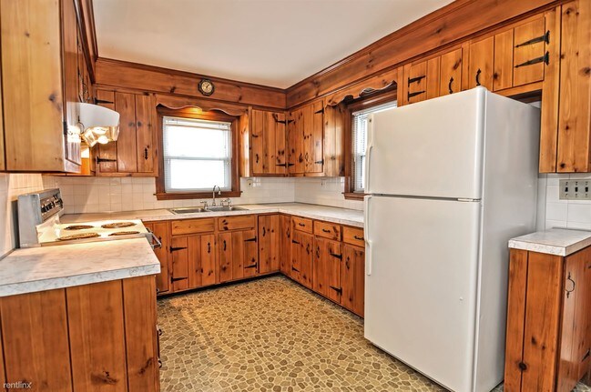 Foto del edificio - 2 br, 1.5 bath House - 2532 Pleasant St