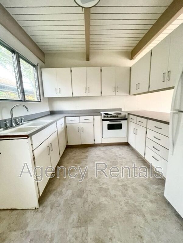 Building Photo - 4154 Keanu St