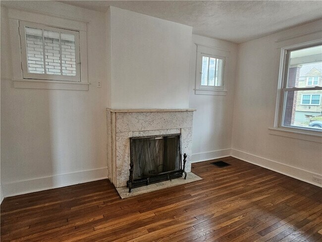 Building Photo - 1301 Broadway Ave