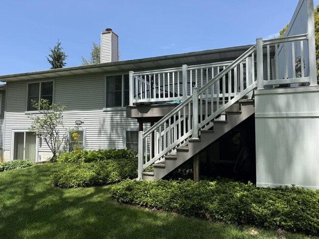Building Photo - 596 Forest Creek Dr