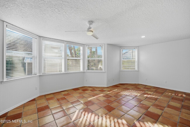 Building Photo - 600 First St