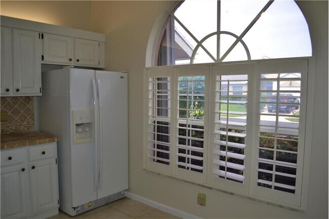 Building Photo - 109 Palomino Dr