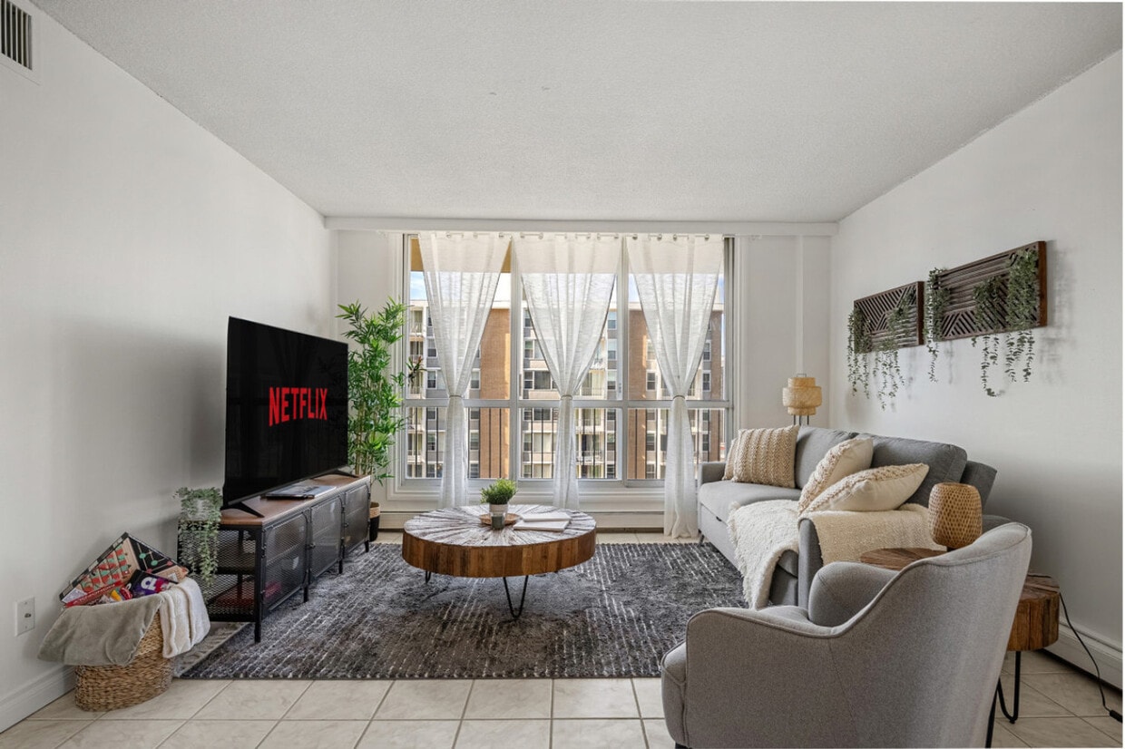 Primary Photo - 9907-9104 104 Street NW