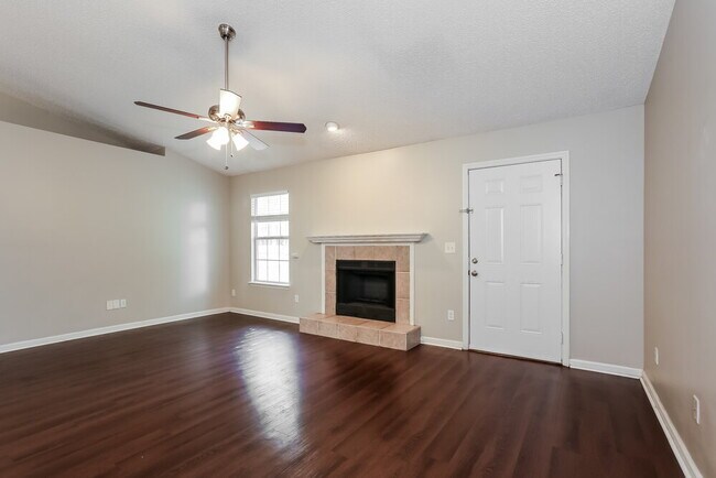 Foto del edificio - 3123 Olde Sutton Parke Dr