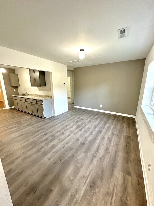 Foto del edificio - 2005 Henry Crumpton Dr