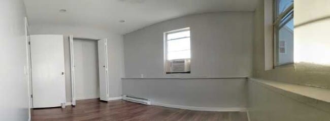 Building Photo - Looking for a home or an office space...Come take a look!!