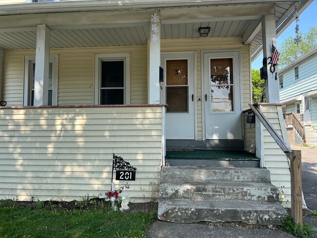 Foto del edificio - 201 Campbell Park