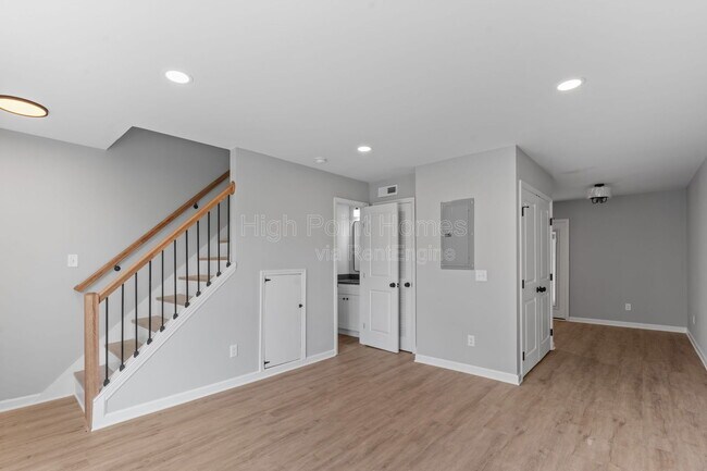 Foto del edificio - 400 Gallery Ln