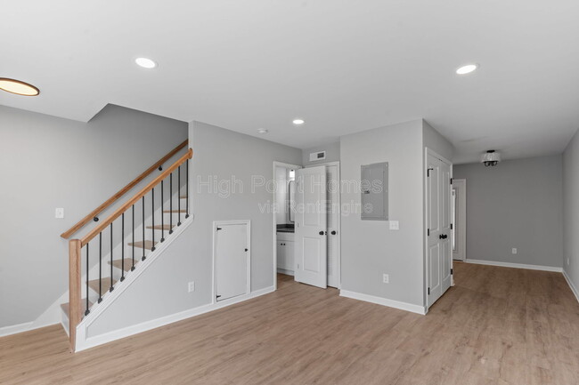 Photo - 400 Gallery Ln Townhome