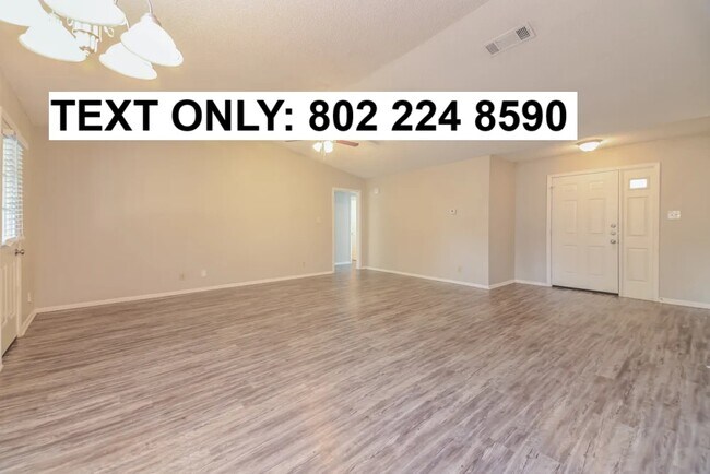 Building Photo - 913 Meadowdale Dr